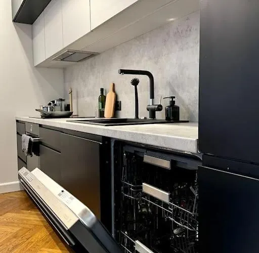 Luxury Loft In דירה *